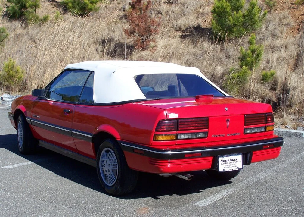 1990 Pontiac Sunbird - Image 4 of 21