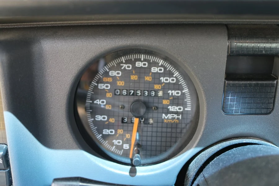 1990 Pontiac Firebird Trans Am 3rd Gen - Image 5 of 12