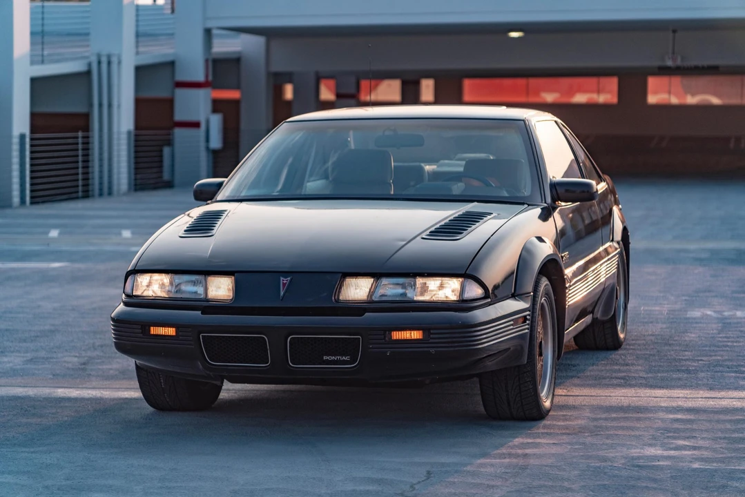 1990 Pontiac Grand Prix 3rd+ Gen - Image 2 of 31