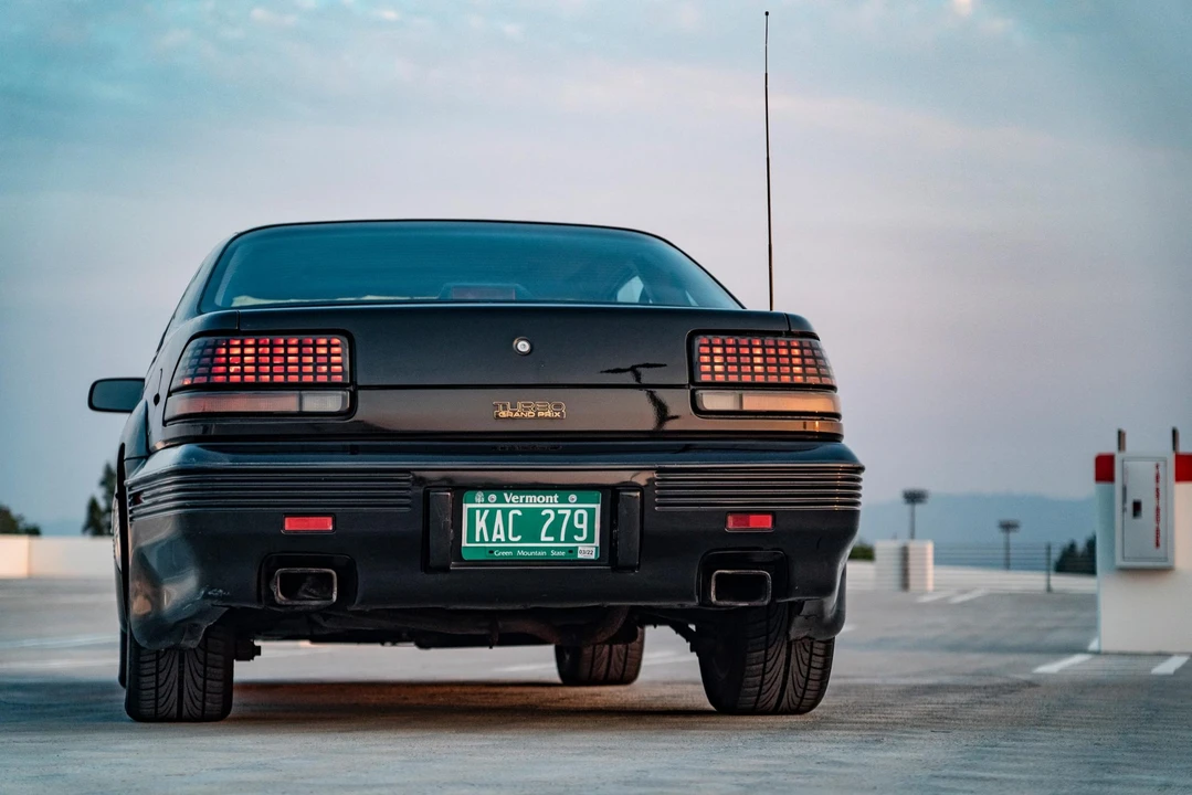 1990 Pontiac Grand Prix 3rd+ Gen - Image 14 of 31