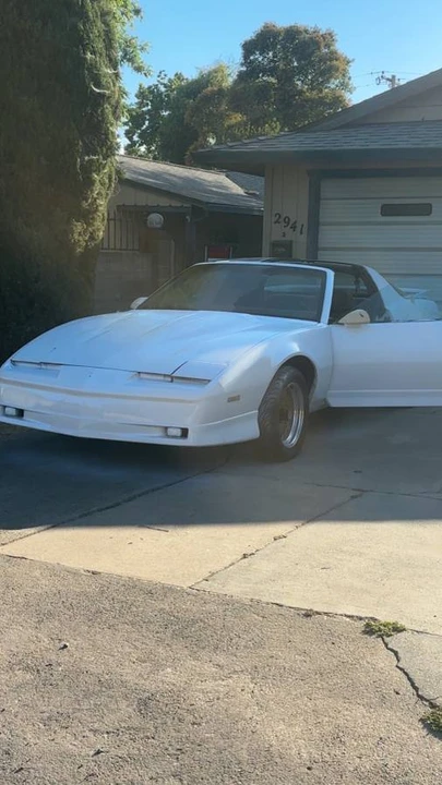 1990 Pontiac Firebird Formula 3rd Gen - Image 2 of 10
