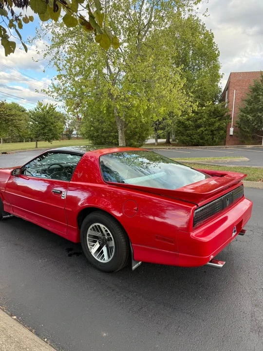 1990 Pontiac Firebird Trans Am 3rd Gen - Image 9 of 10
