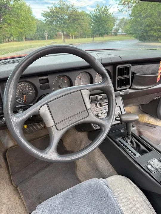 1990 Pontiac Firebird Trans Am 3rd Gen - Image 8 of 10