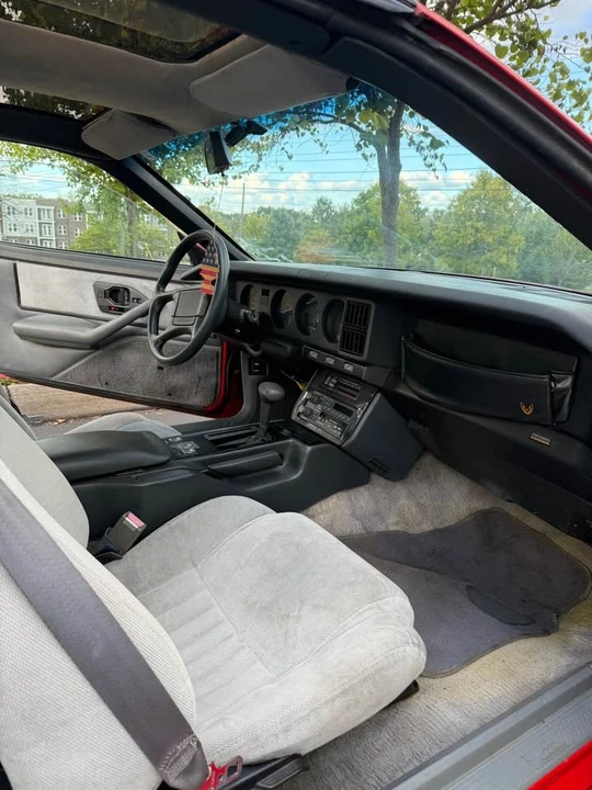 1990 Pontiac Firebird Trans Am 3rd Gen - Image 5 of 10