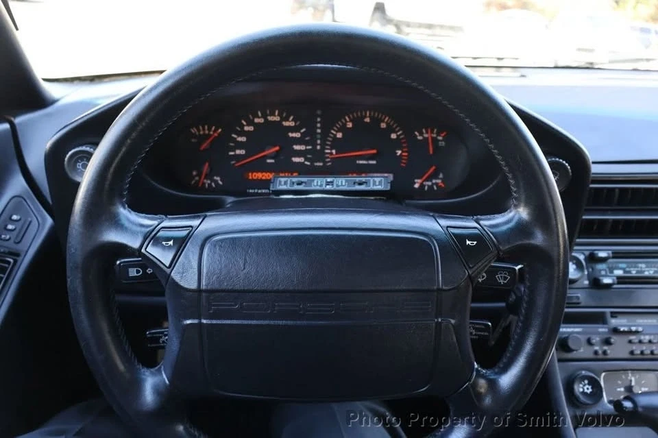 1990 Porsche 928 - Image 17 of 20