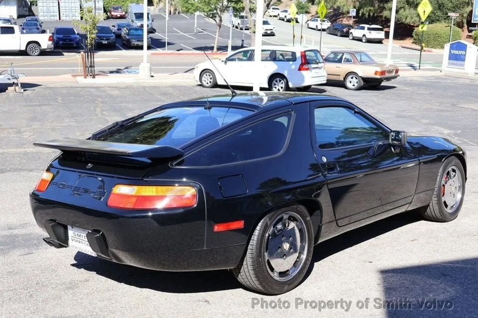 1990 Porsche 928 - Image 5 of 20