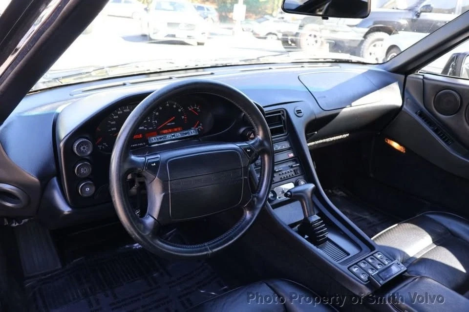 1990 Porsche 928 - Image 10 of 20