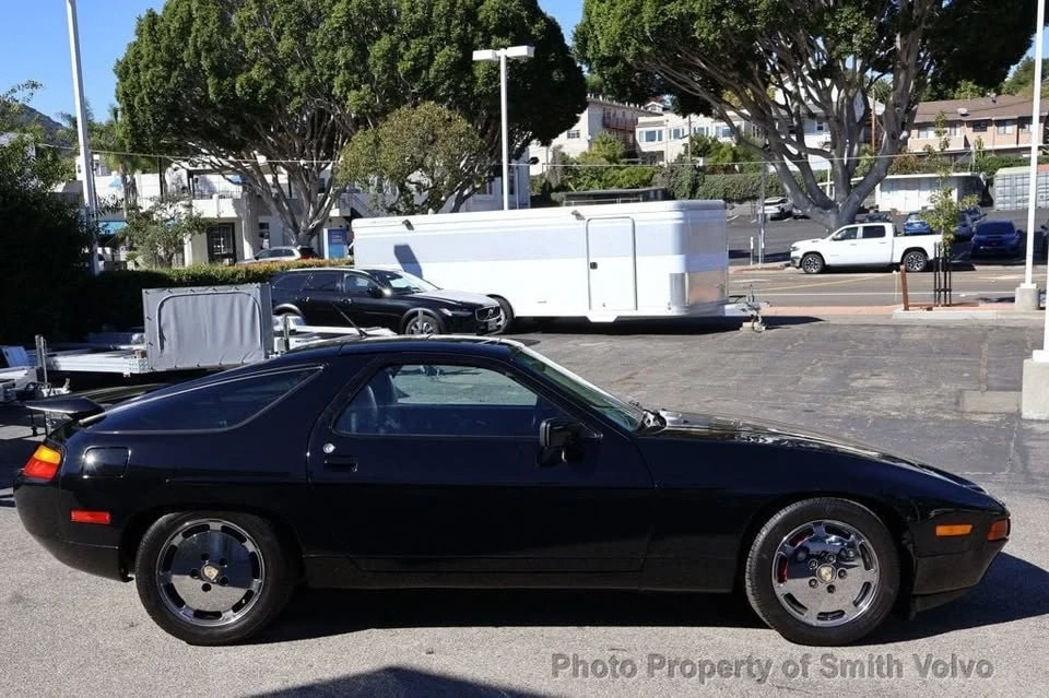 1990 Porsche 928 - Image 6 of 20