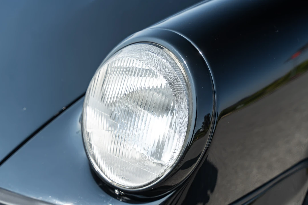 1993 Porsche 964 Carrera - Image 24 of 31