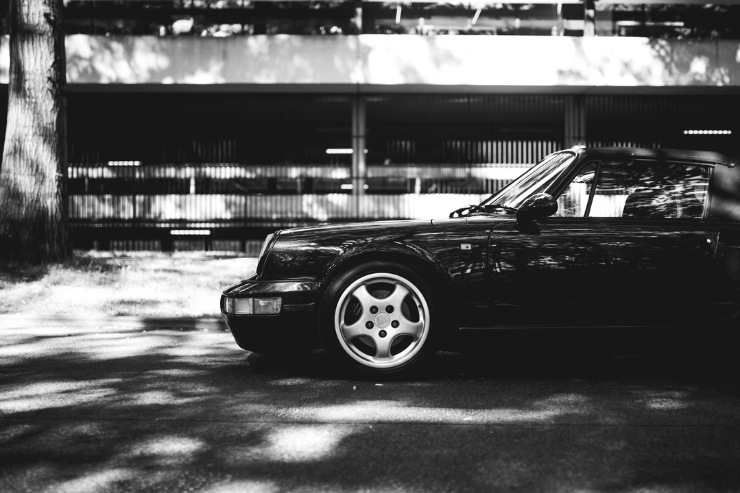 1990 Porsche 964 Carrera 4 - Image 26 of 31