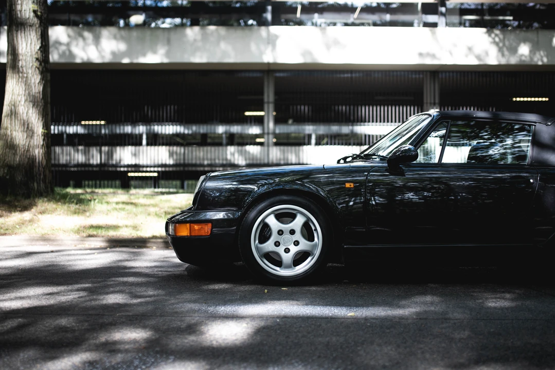 1990 Porsche 964 Carrera 4 - Image 27 of 31