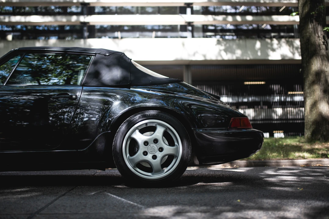 1990 Porsche 964 Carrera 4 - Image 28 of 31