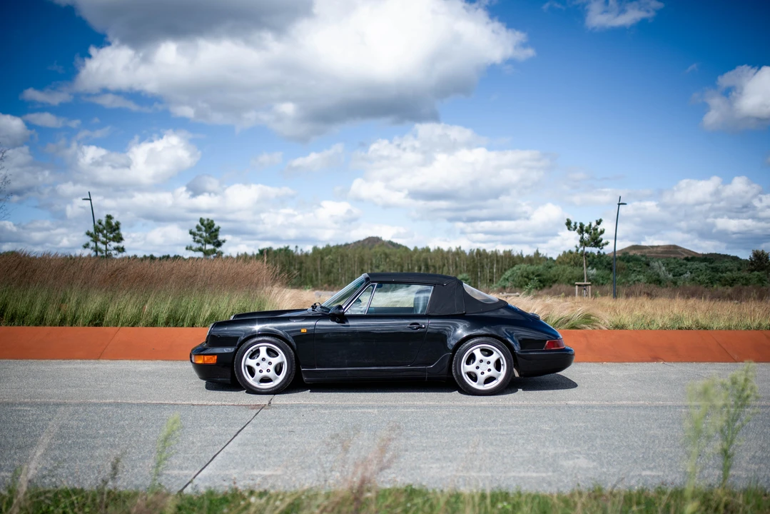 1990 Porsche 964 Carrera 4 - Image 9 of 31