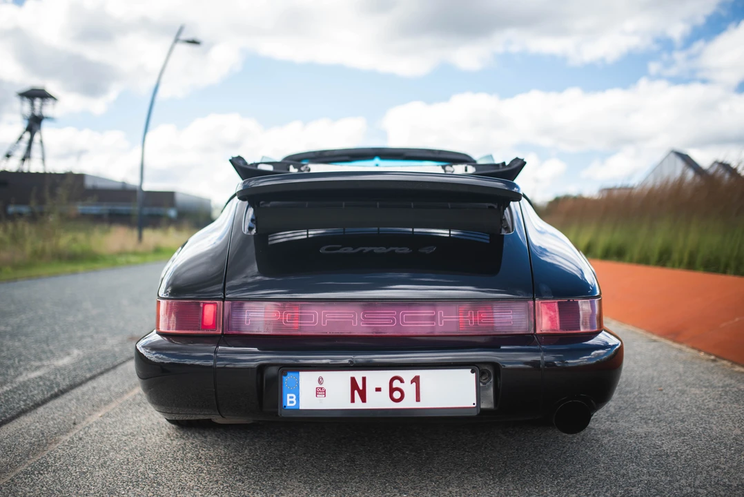 1990 Porsche 964 Carrera 4 - Image 6 of 31