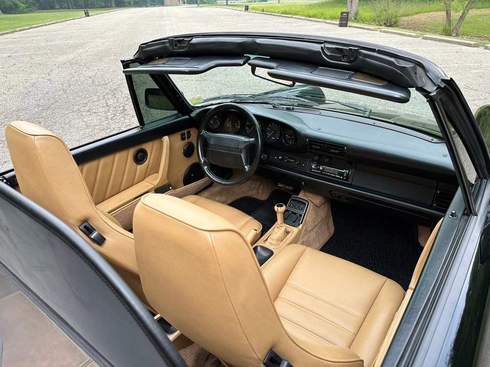 1990 Porsche 964 Carrera 4 - Image 25 of 31