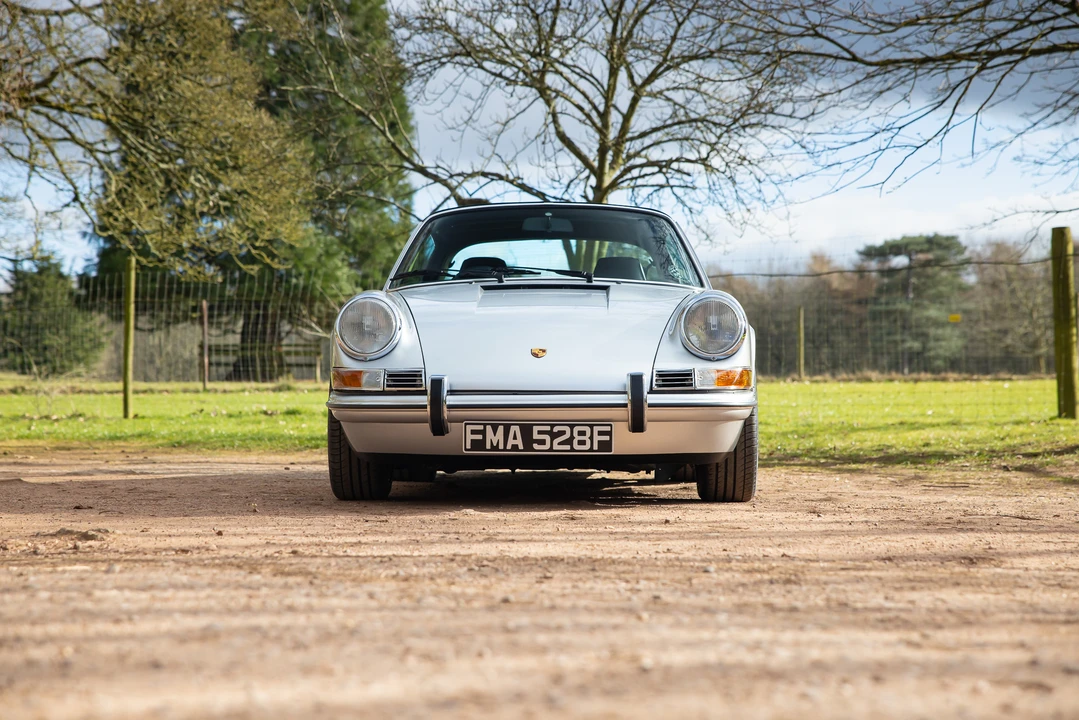 1990 Porsche 964 Carrera 4 - Image 2 of 31