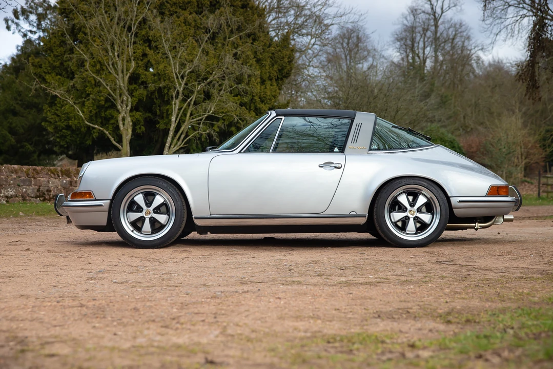 1990 Porsche 964 Carrera 4 - Image 8 of 31