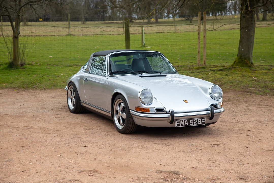 1990 Porsche 964 Carrera 4 - Image 11 of 31