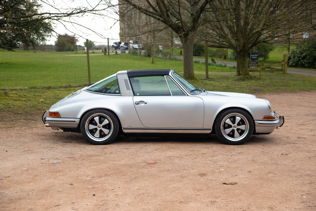 1990 Porsche 964 Carrera 4 - Image 12 of 31