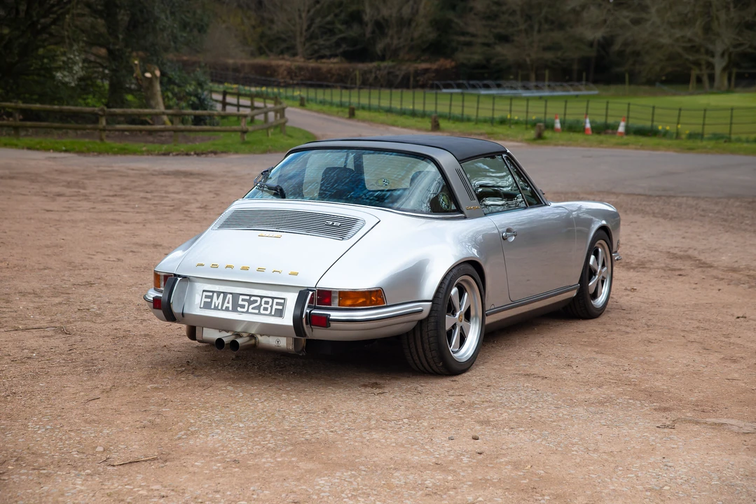 1990 Porsche 964 Carrera 4 - Image 13 of 31