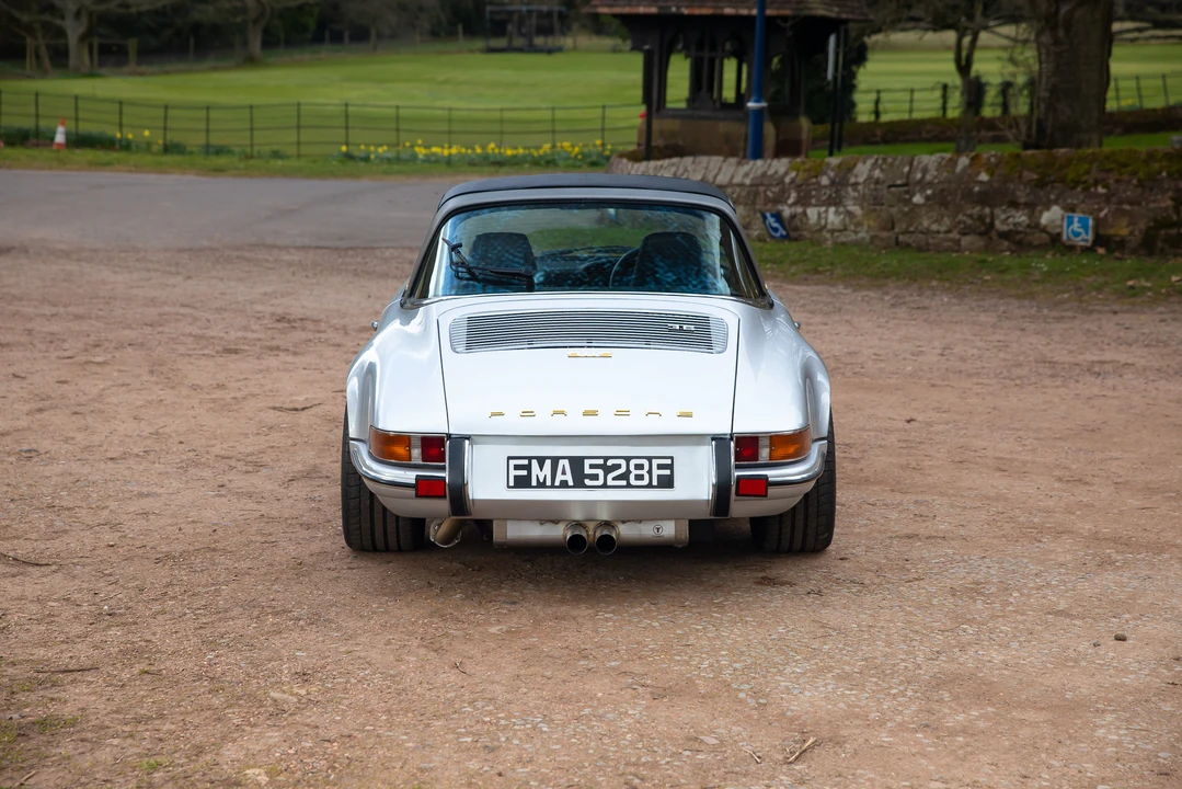 1990 Porsche 964 Carrera 4 - Image 14 of 31