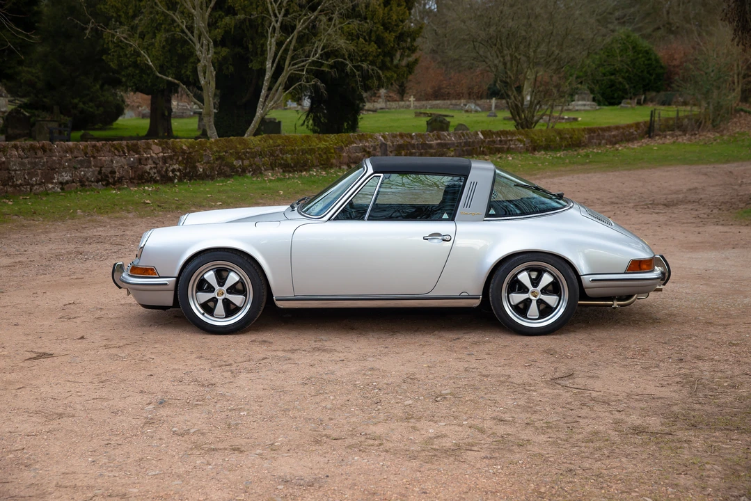 1990 Porsche 964 Carrera 4 - Image 16 of 31