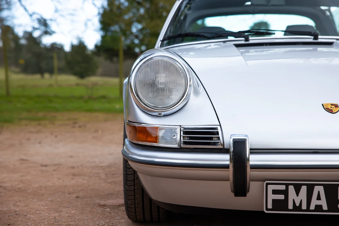 1990 Porsche 964 Carrera 4 - Image 29 of 31