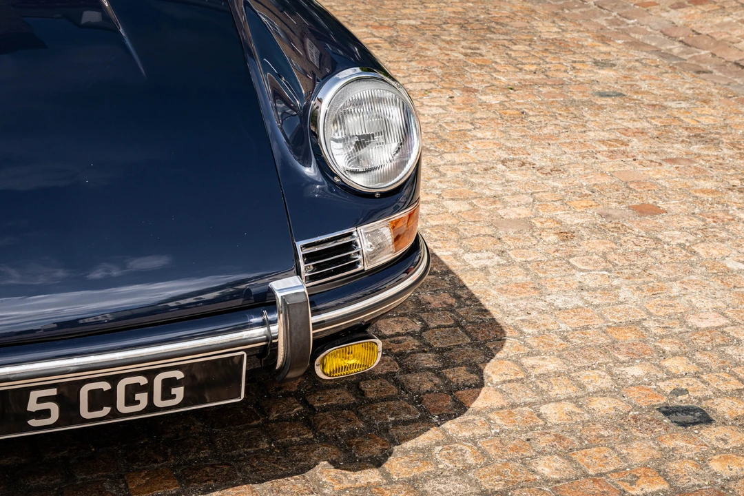 1990 Porsche 964 Carrera 4 - Image 12 of 31