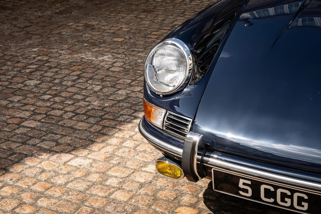 1990 Porsche 964 Carrera 4 - Image 14 of 31