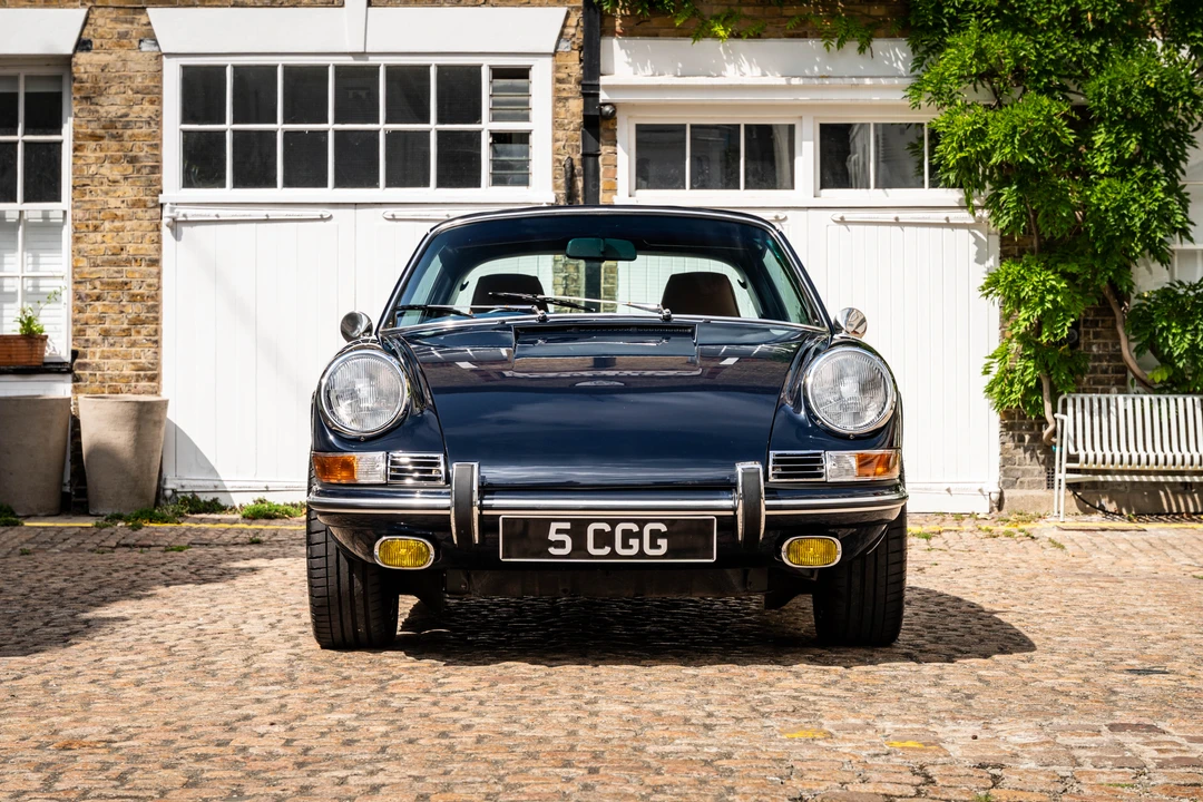 1990 Porsche 964 Carrera 4 - Image 2 of 31