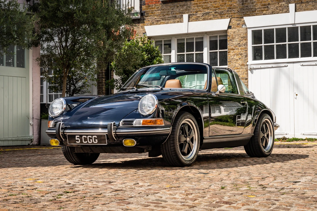 1990 Porsche 964 Carrera 4 - Image 9 of 31