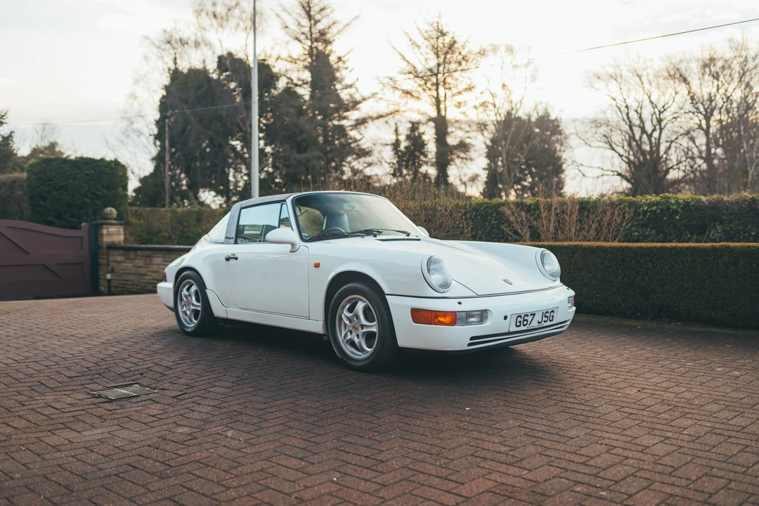 1990 Porsche 964 Carrera 4 - Image 10 of 31