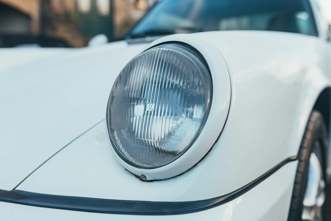 1990 Porsche 964 Carrera 4 - Image 16 of 31