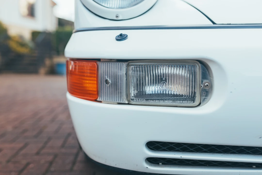 1990 Porsche 964 Carrera 4 - Image 24 of 31