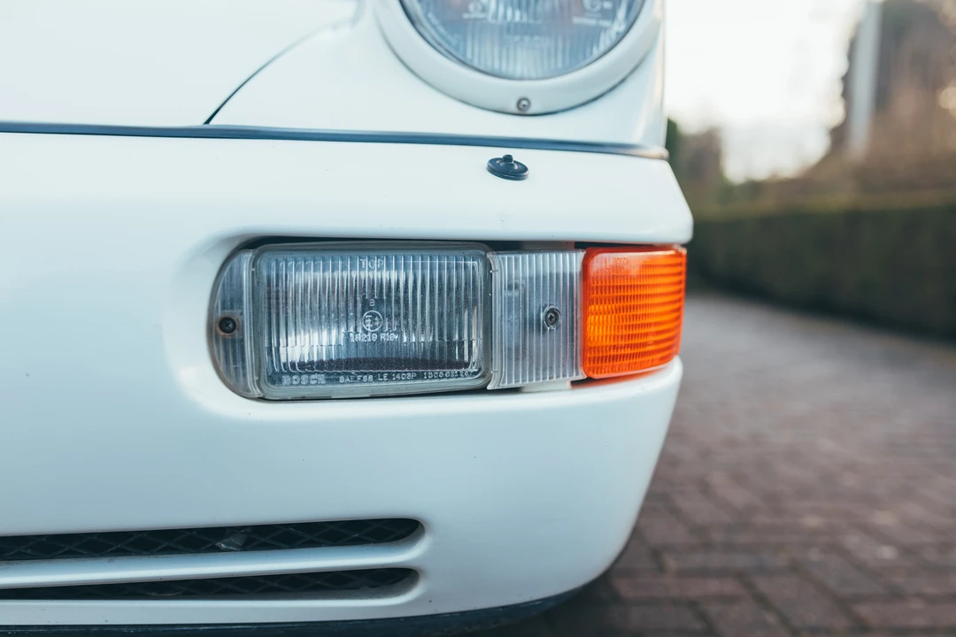1990 Porsche 964 Carrera 4 - Image 26 of 31