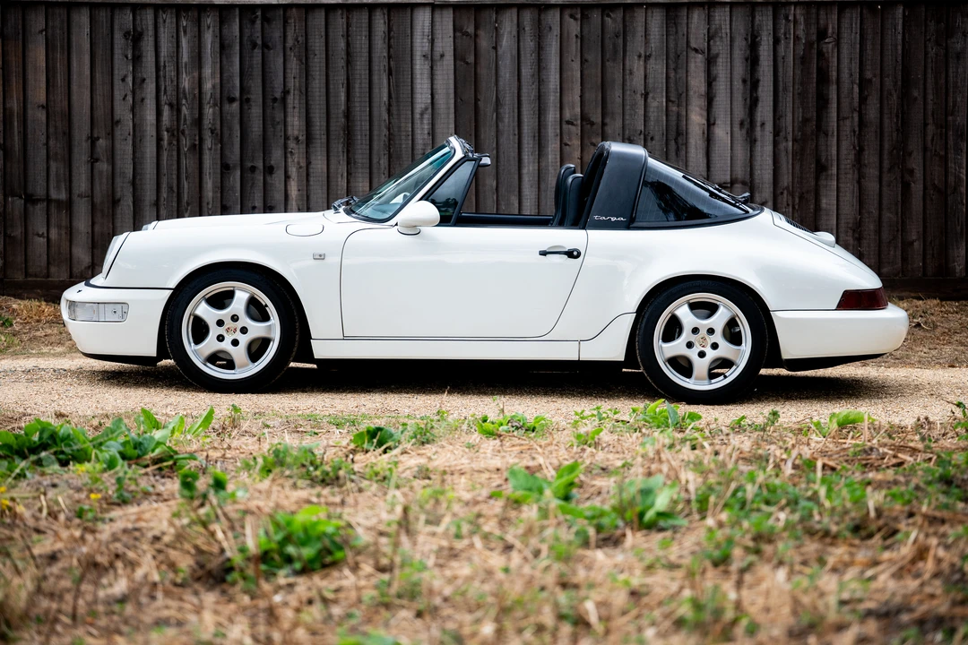 1990 Porsche 964 Carrera 4 - Image 4 of 31