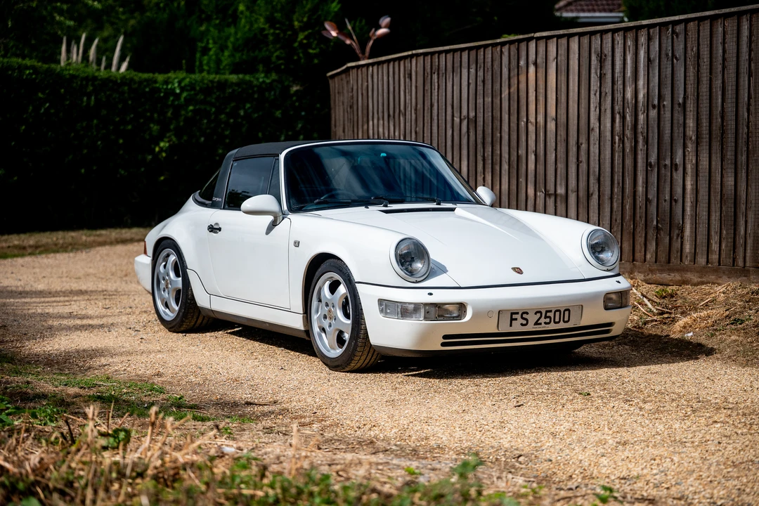 1990 Porsche 964 Carrera 4 - Image 9 of 31