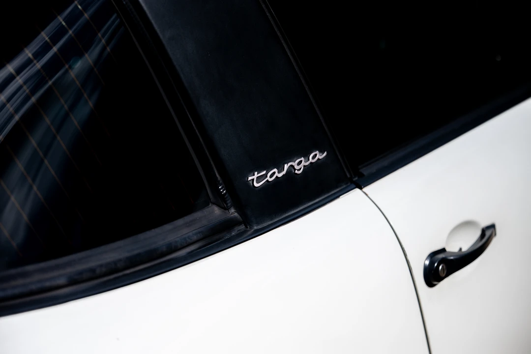 1990 Porsche 964 Carrera 4 - Image 17 of 31