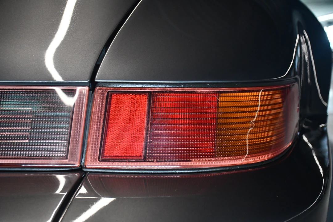 1990 Porsche 964 Carrera 4 - Image 17 of 21