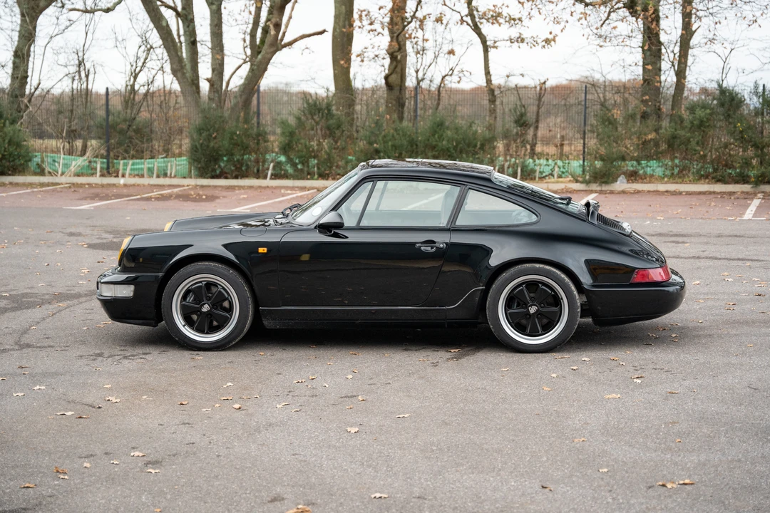 1990 Porsche 964 Carrera 4 - Image 4 of 31