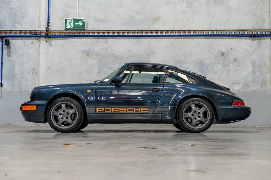 1990 Porsche 964 Carrera 4 - Image 4 of 31
