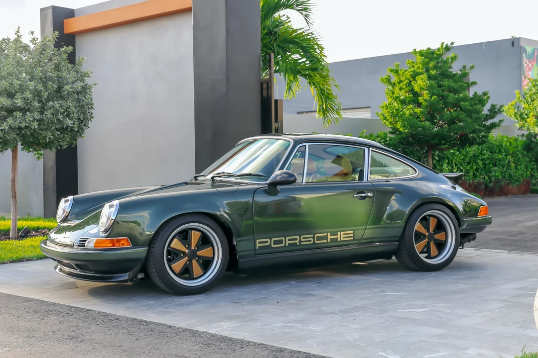 1990 Porsche 964 Carrera 4 - Image 5 of 6