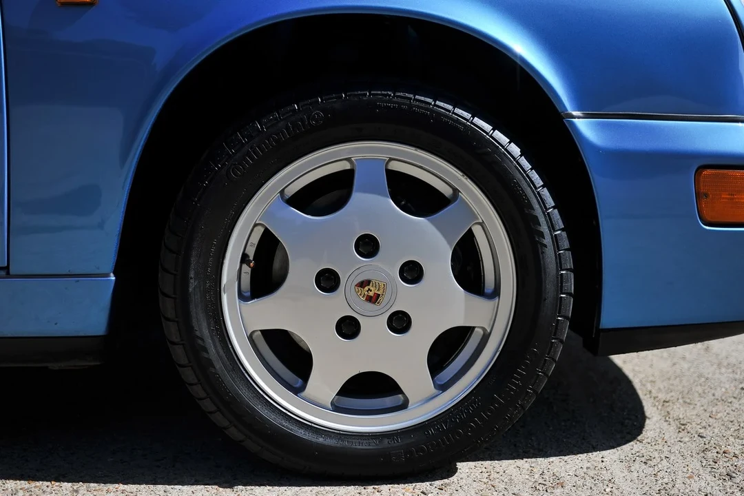 1990 Porsche 964 Carrera 4 - Image 12 of 30