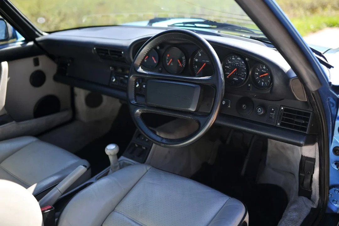 1990 Porsche 964 Carrera 4 - Image 13 of 30