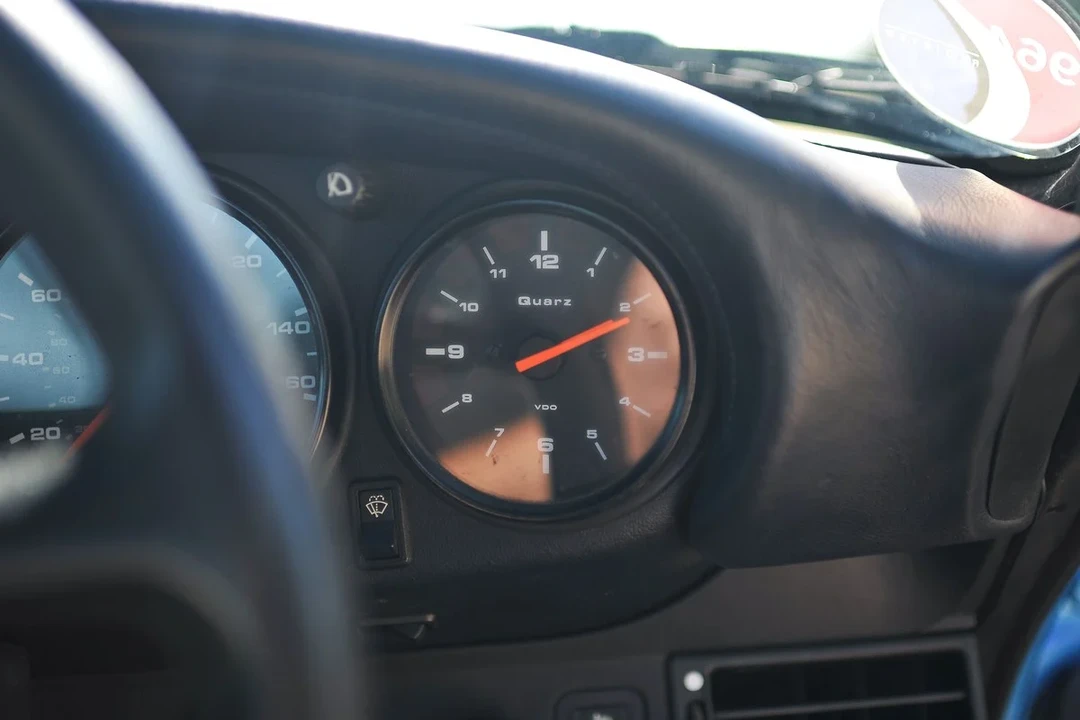1990 Porsche 964 Carrera 4 - Image 19 of 30