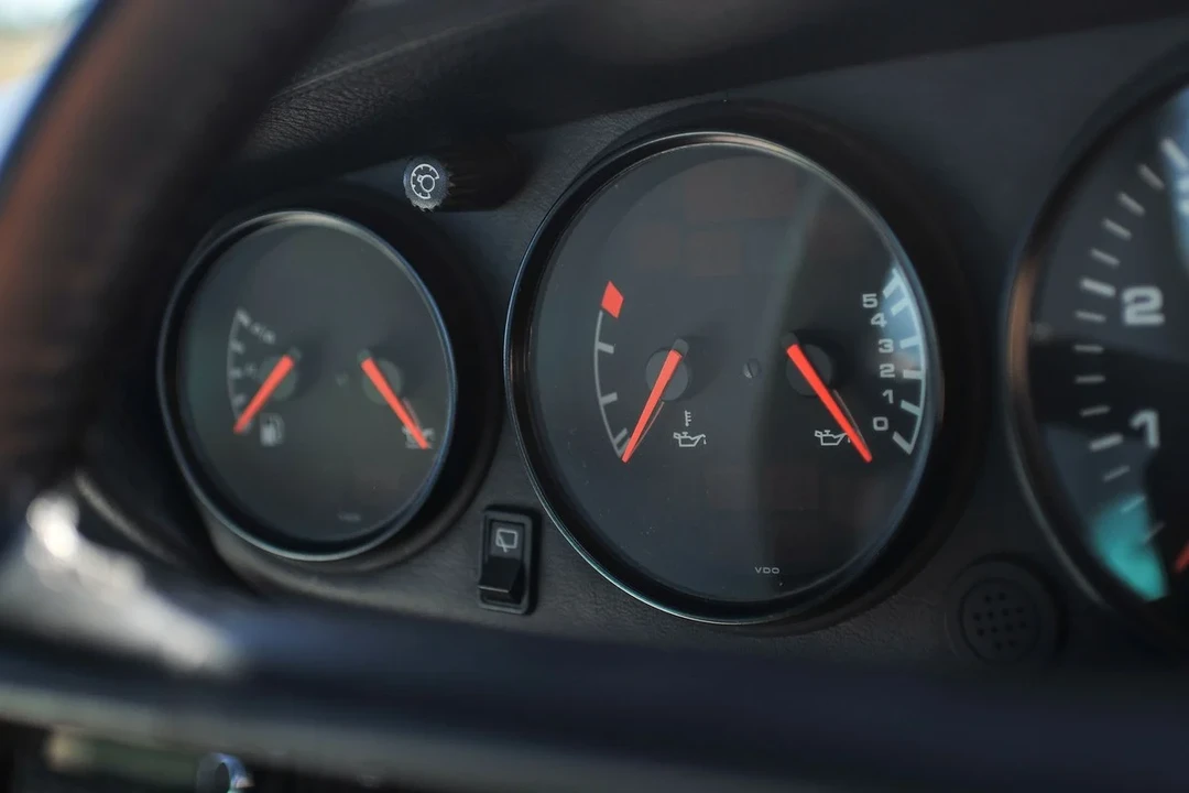 1990 Porsche 964 Carrera 4 - Image 22 of 30