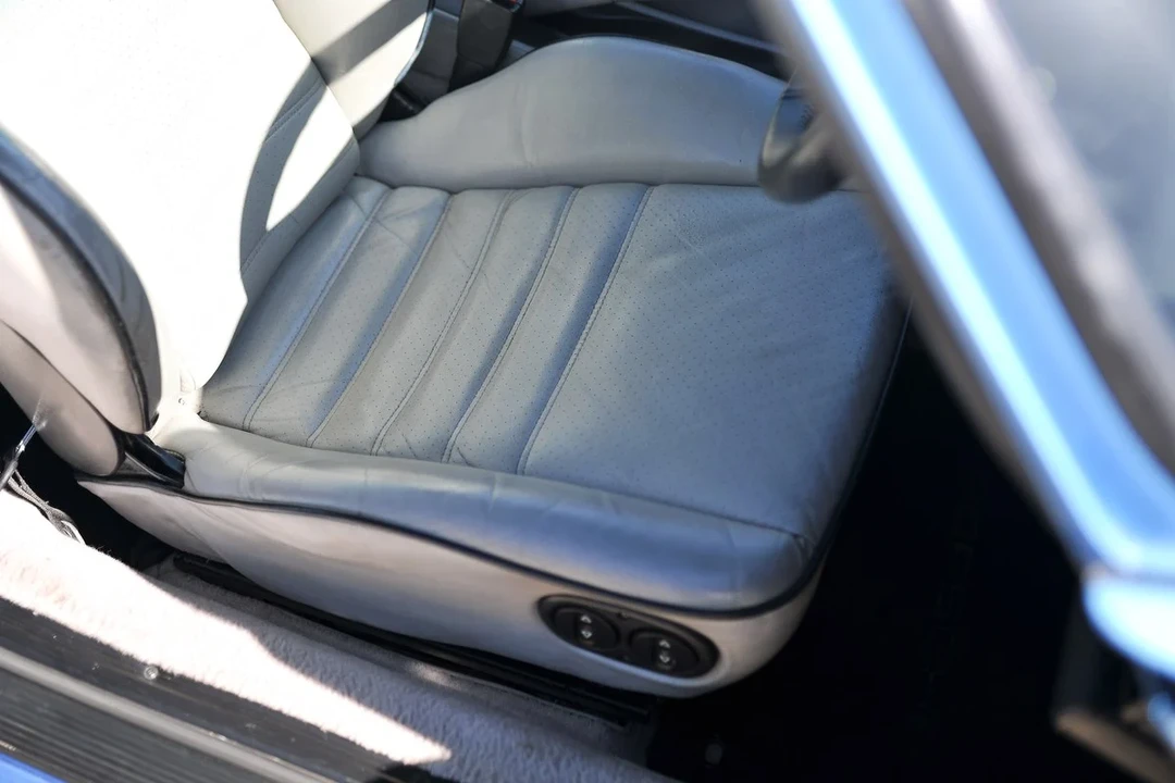 1990 Porsche 964 Carrera 4 - Image 26 of 30