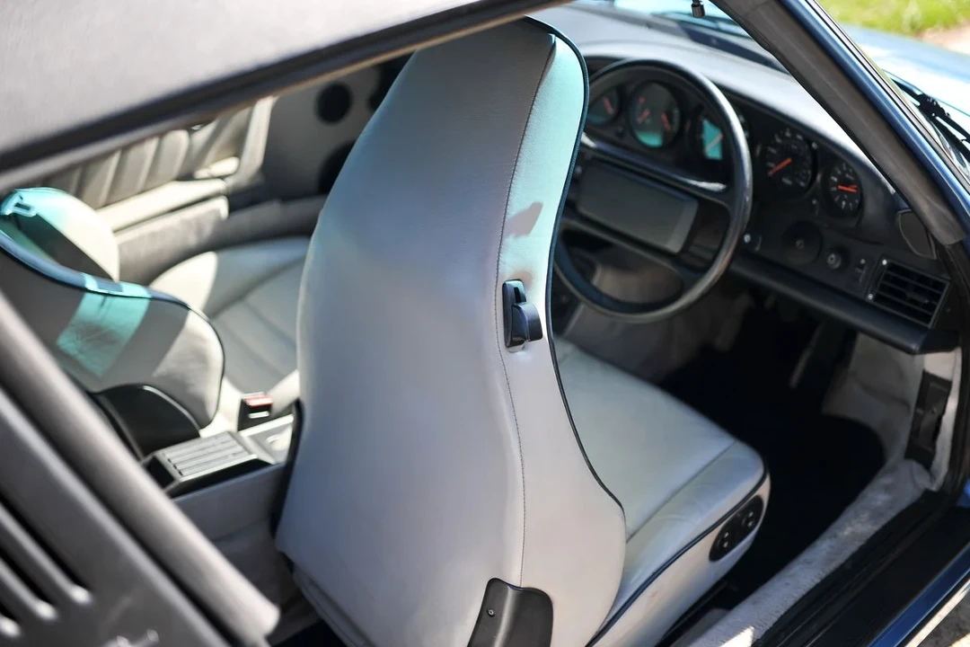 1990 Porsche 964 Carrera 4 - Image 28 of 30
