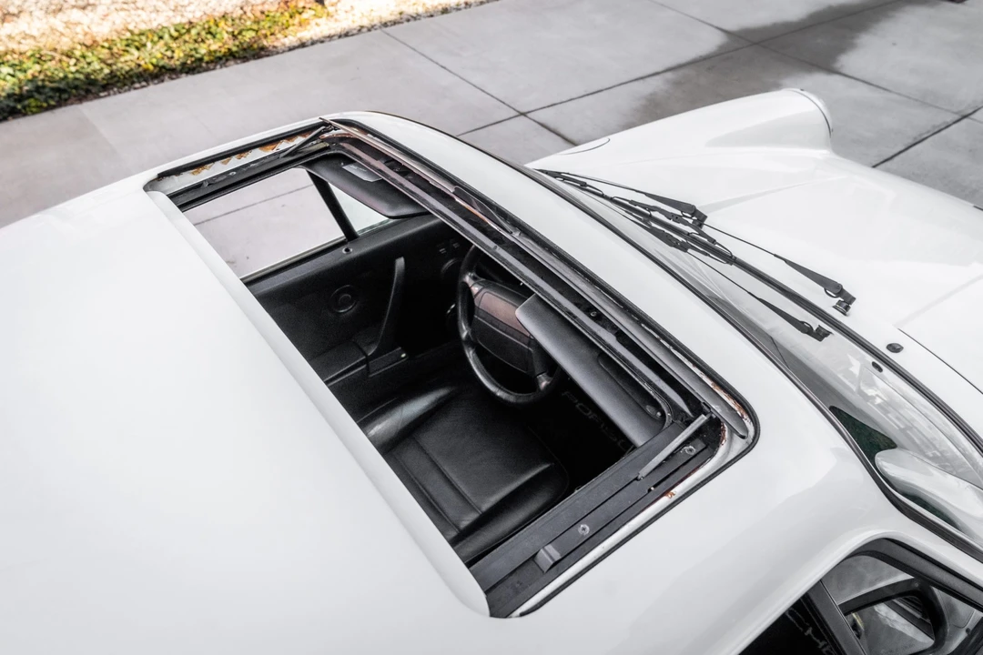 1990 Porsche 964 Carrera - Image 26 of 31