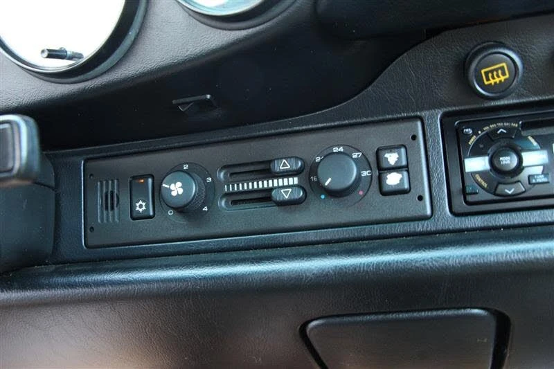 1990 Porsche 964 Carrera - Image 24 of 31